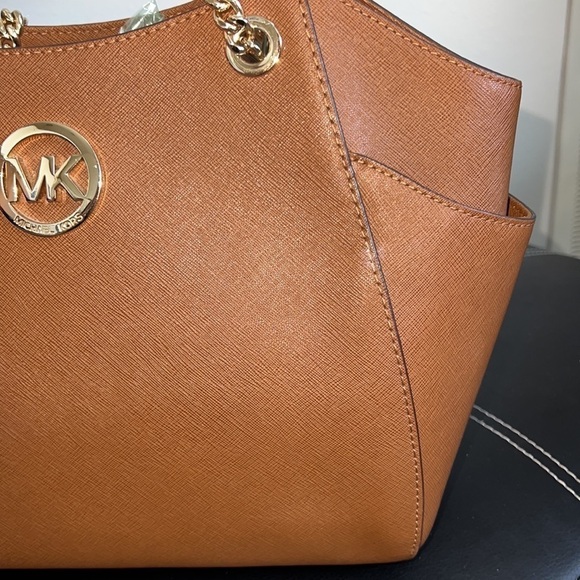 Brown Michael Kors purse gold chain straps - Picture 2 of 16